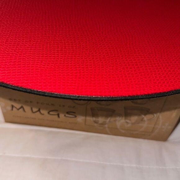 Tango Red Snakeskin Round Pebbled Faux Leather Vinyl Placemat set of 6 - Picture 5 of 8